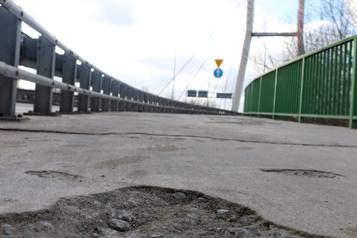 Ścieżka rowerowa na moście Siekierkowskim (luty 2025)