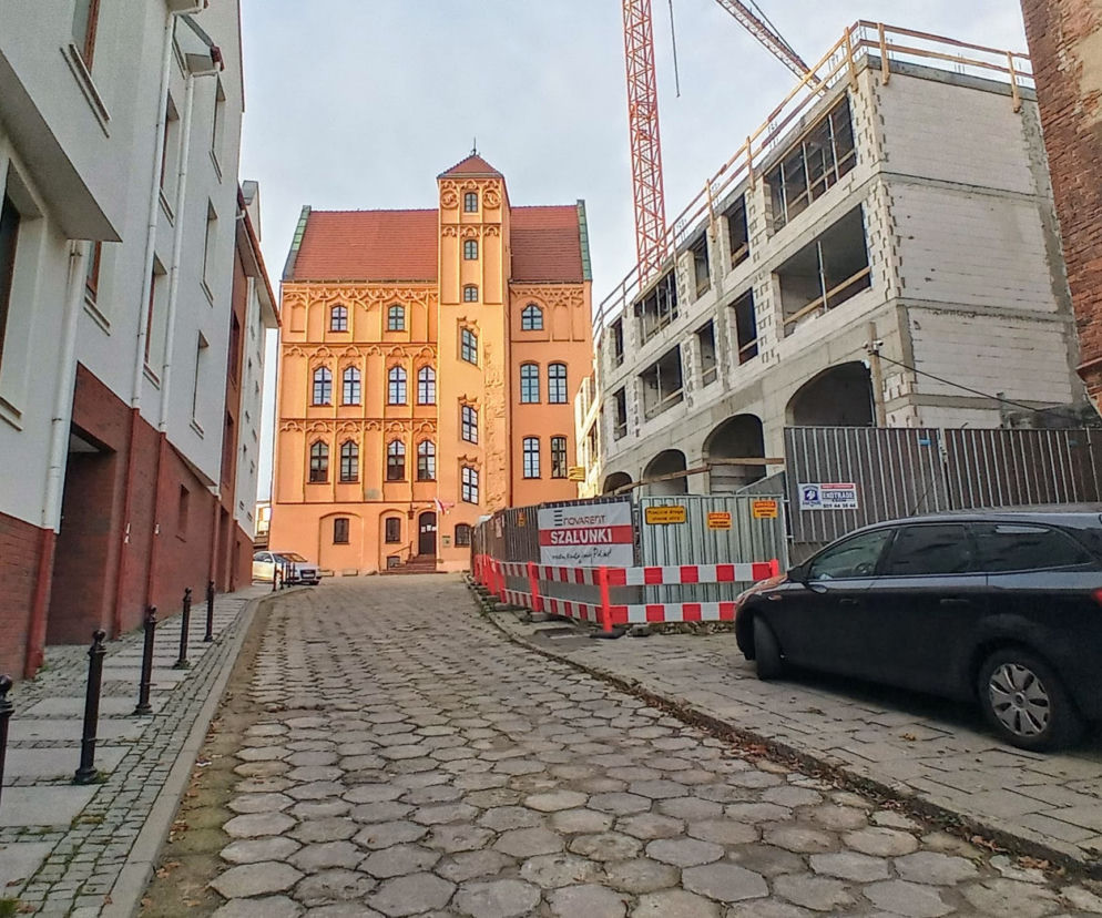 Nowa kamienica na Podzamczu nabiera kształtów