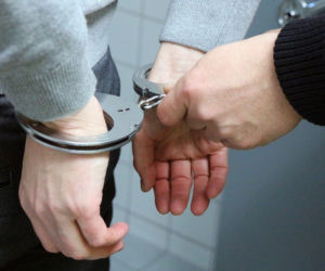 Brutalny atak w Toruniu. Ukrainiec uderzony pałką teleskopową w głowę! Powód szokuje