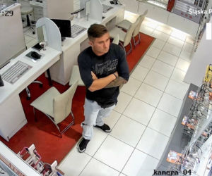 Ten mężczyzna ma lepkie ręce! Szuka go policja [ZDJĘCIA]