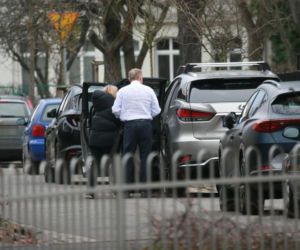 Premier Donald Tusk ruszył na pomoc żonie