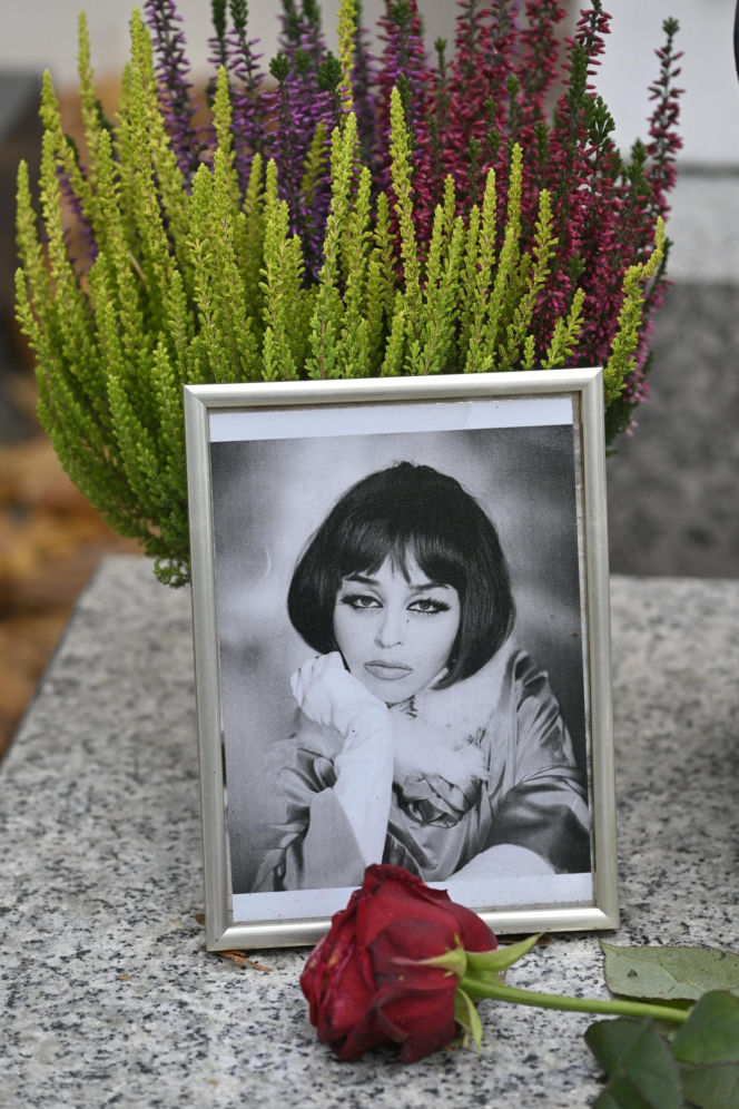 Kalina Jędrusik ukrywała nagiego amanta za oknem