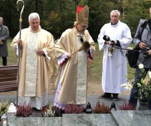 Poświęcenie nowego nagrobka Krzysztofa Krawczyka