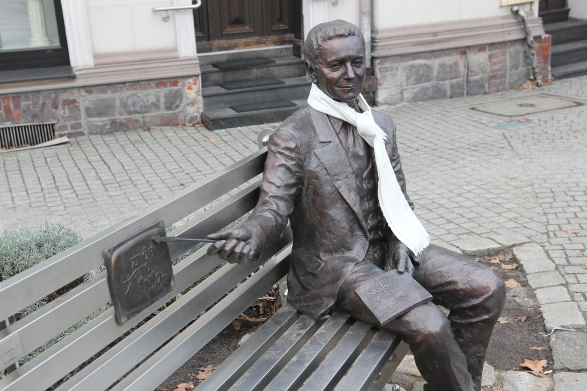 Ławeczka Adama Słodowego w Czarnkowie 