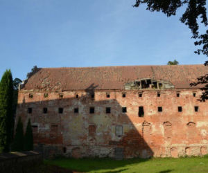 Zamek Kapituły Warmińskiej w Pieniężnie na sprzedaż. Zobacz, jak wygląda [ZDJĘCIA]