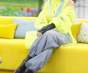 Cleo w niebieskich włosach