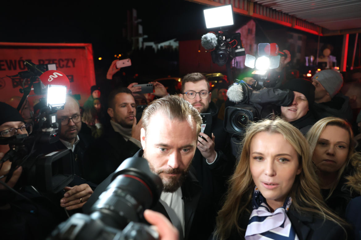 Awantura przed halą sportową w Końskich. Wezwano policję 