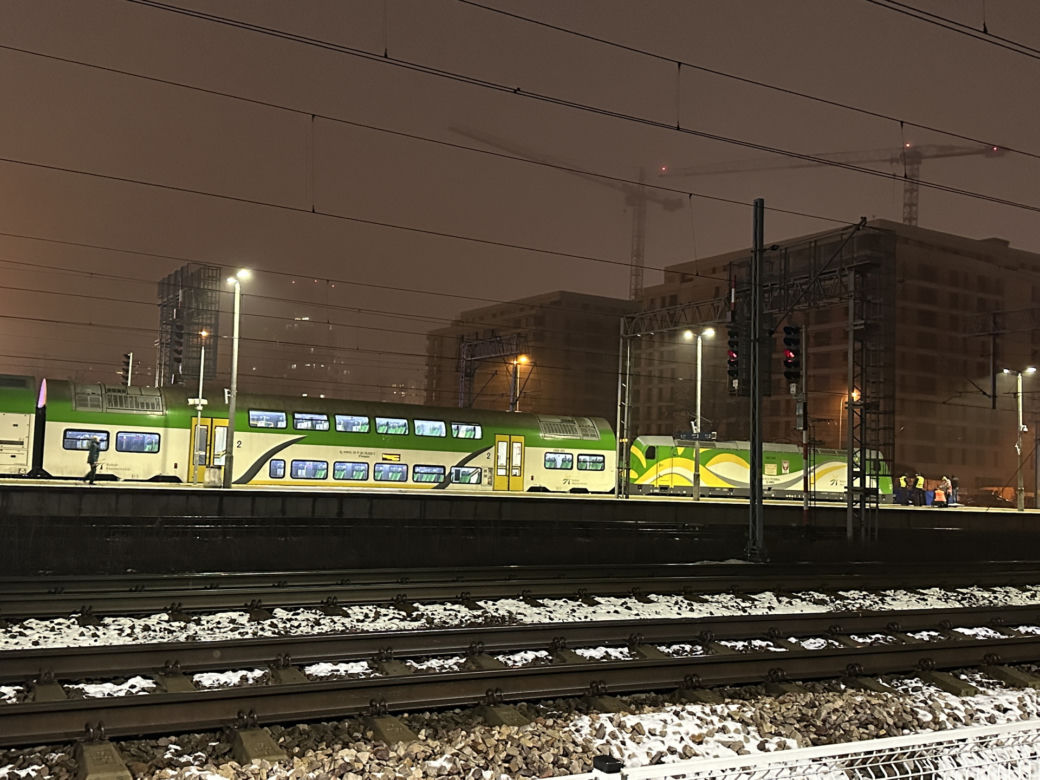 Tragedia na torach w Warszawie. 15-letnia dziewczynka zginęła pod kołami pociągu