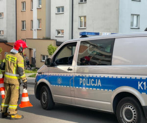 Pożar bloku na os. Projektant. Ewakuowano mieszkańców [ZDJĘCIA]