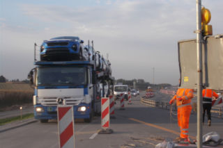 Na autostradzie A1 oddano do użytku kierowców kolejne kilometry drogi. Praca wre. Zobaczcie [ZDJĘCIA, WIDEO]
