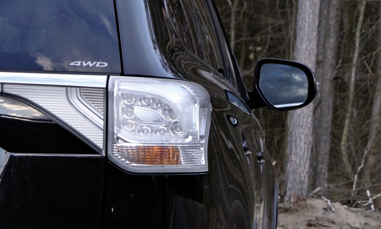 Mitsubishi Outlander 2.2 DID AT 4WD Fischer