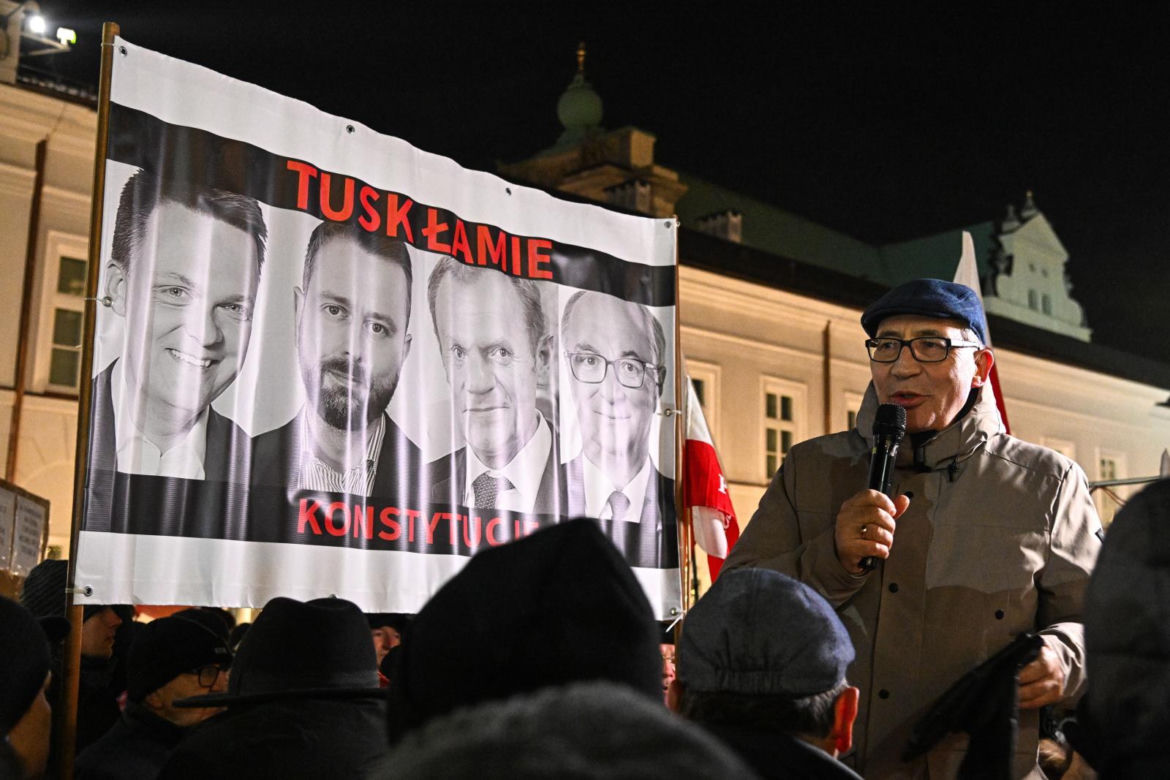 Protest pod Pałacem Prezydenckim