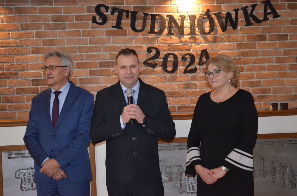 Za STO dni matura. Bal Społecznego Liceum STO w Starachowicach