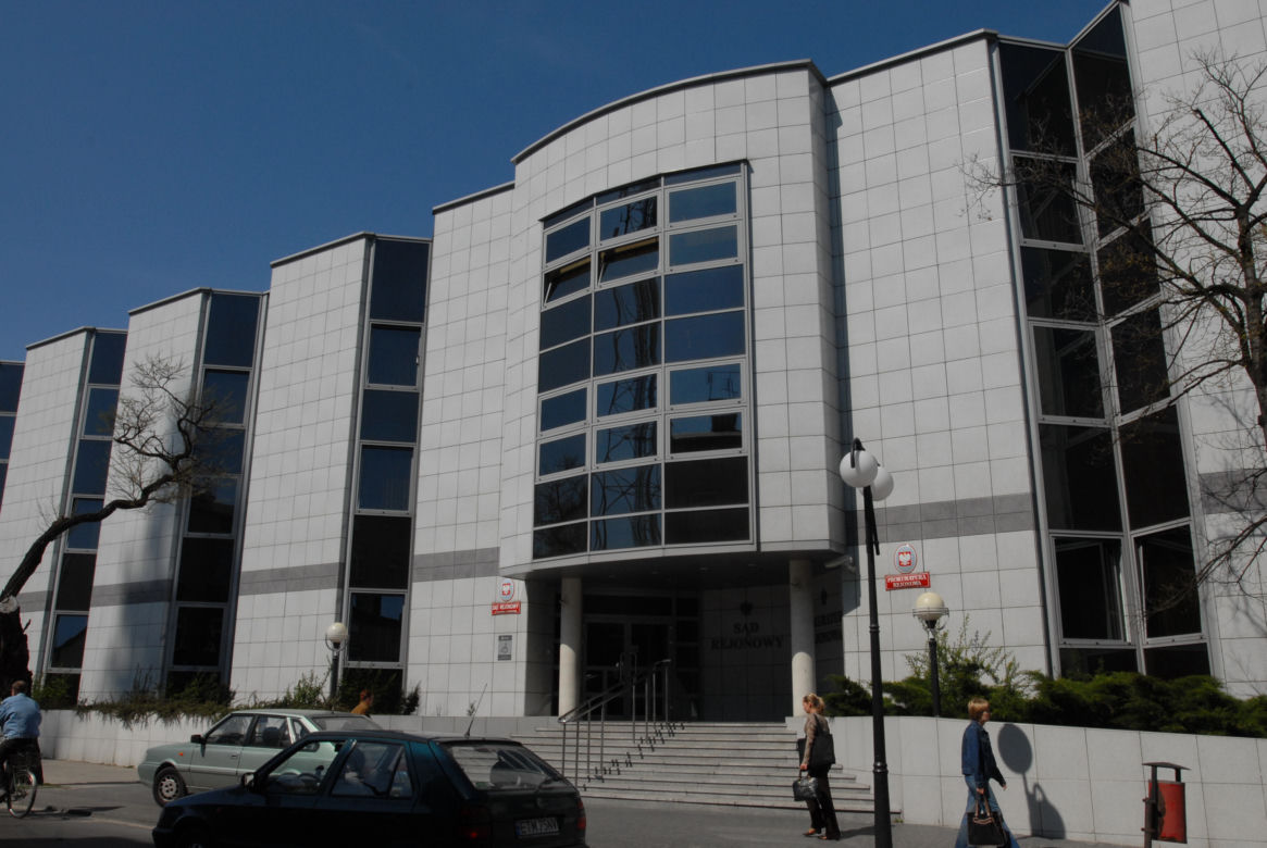 Ukradła z sądu 1,4 mln z
