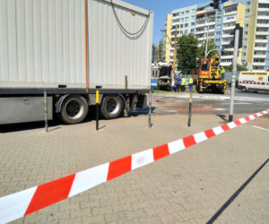 Tramwaj zderzył się z ciężarówką. Ranni pasażerowie i motorniczy!