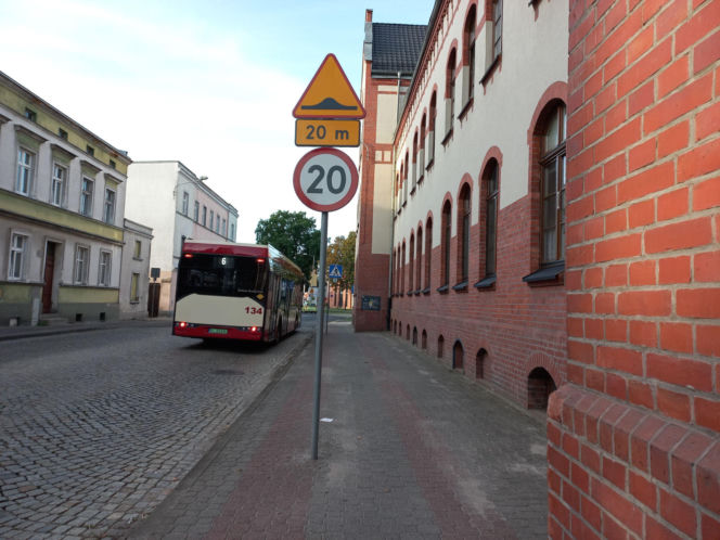 Nowy ciąg pieszo-rowerowy i zieleń w nietypowym miejscu. Takie zmiany czekają ulicę Dąbrowskiego w Lesznie