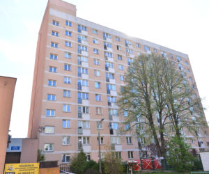 Wypadł z 9. piętra z torbą narkotyków