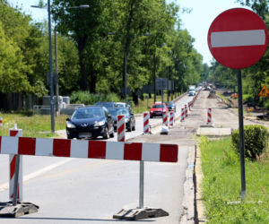Budowa zapory przeciwpowodziowej blokuje miasto