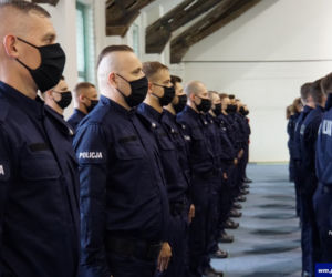 Nowi policjanci na Warmii i Mazurach. Ślubowanie złożyło 64 funkcjonariuszy [ZDJĘCIA]