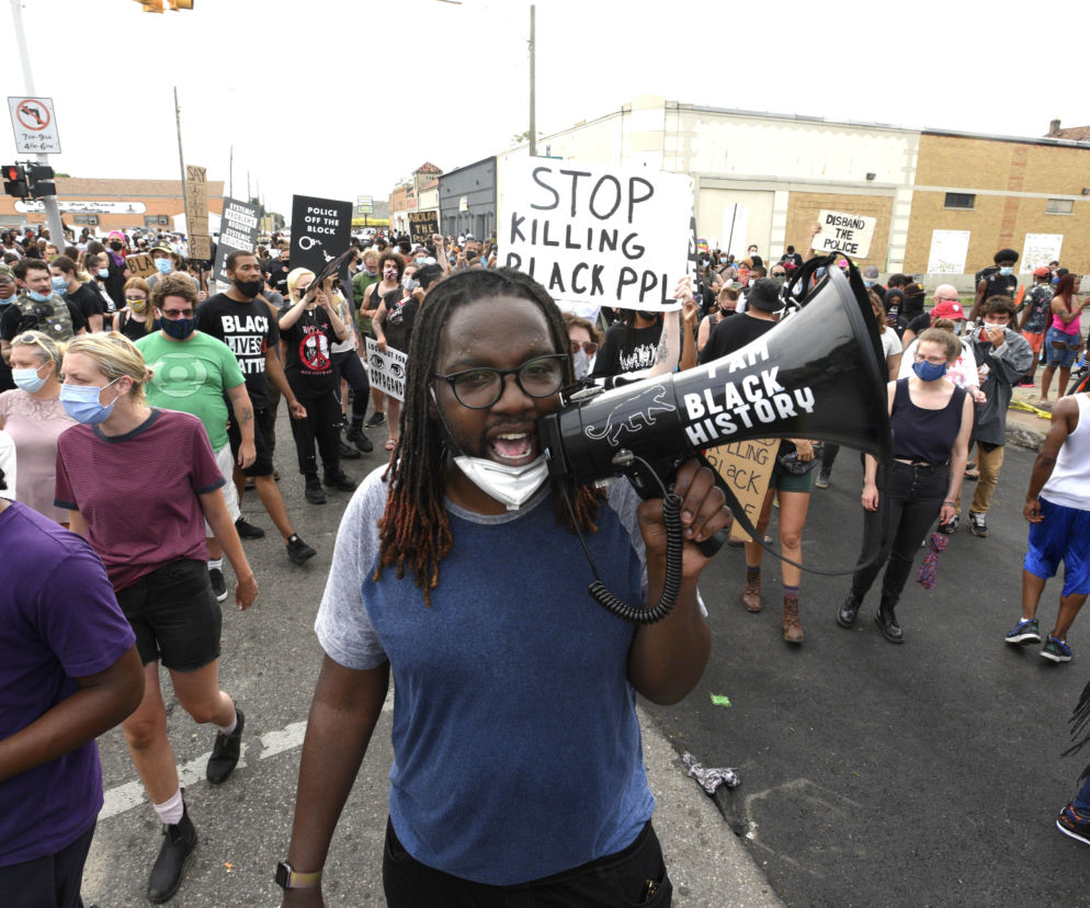 Protesty i strzelanina w Detroit