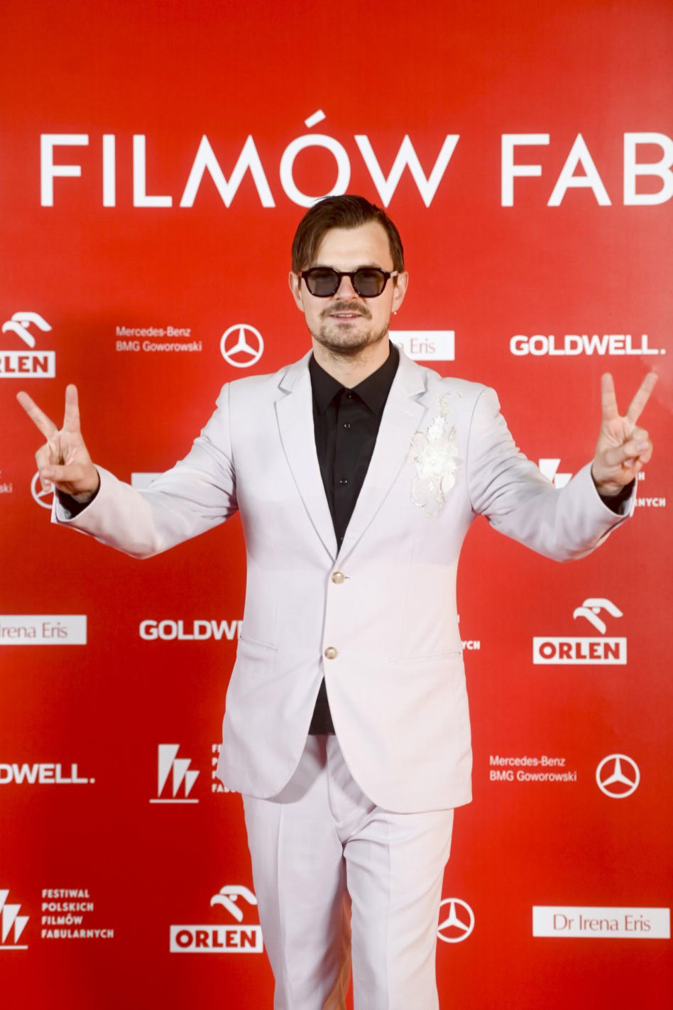 Dawid Ogrodnik kiedyś i dziś. Aktor-kameleon na przestrzeni lat przeszedł wielką metamorfozę
