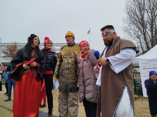 Mazowieckie Morsy otworzyły sezon morsowania 2025/2026 nad zalewem w Siedlcach