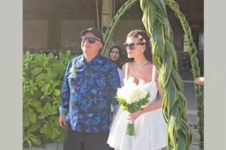 Skiba powiedział TAK na Malediwach! Ślub na plaży i noc poślubna jak z bajki