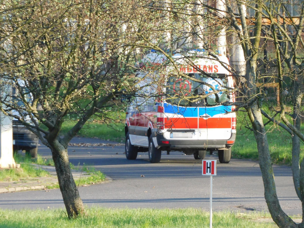 Strzały i wybuchy w Warszawie. Helikoptery nad miastem, na ulicach uzbrojone pojazdy! Co się dzieje? 	