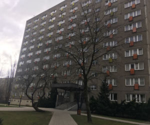 Ewakuacja mieszkańców z bloku na Woli. Budynek grozi zawaleniem