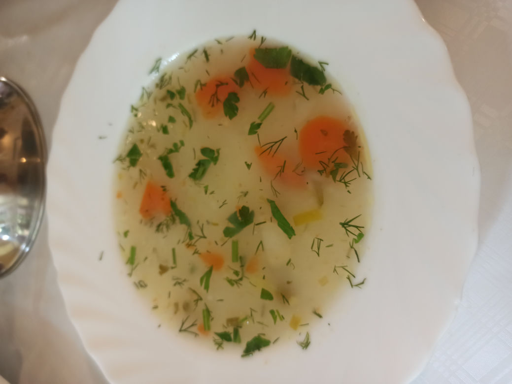 Posiłki w sanatorium. Tym nas karmią na śniadanie, obiad i kolację