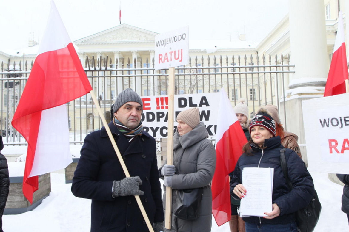 6500 ton toksycznych odpadów pod Warszawą. Mieszkańcy alarmują. „Żyjemy na tykającej bombie”