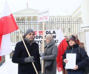 6500 ton toksycznych odpadów pod Warszawą. Mieszkańcy alarmują. „Żyjemy na tykającej bombie”