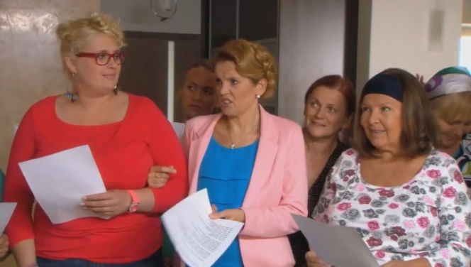 Ranczo 8 sezon odc. 102. Jola (Elżbieta Romanowska), Więcławska (Dorota Chotecka), Michałowa (Marta Lipińska)