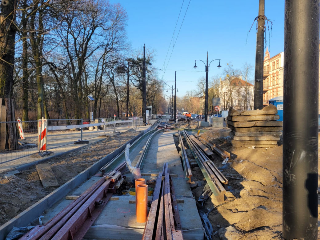 Remont torowiska przy ul. Bydgoskiej w Toruniu. Tak wyglądają prace