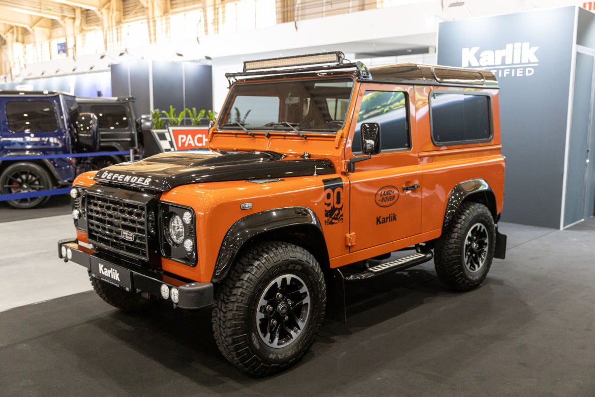 Poznań Motor Show 2022 trwa. Pojazdy policyjne także zachwycają 