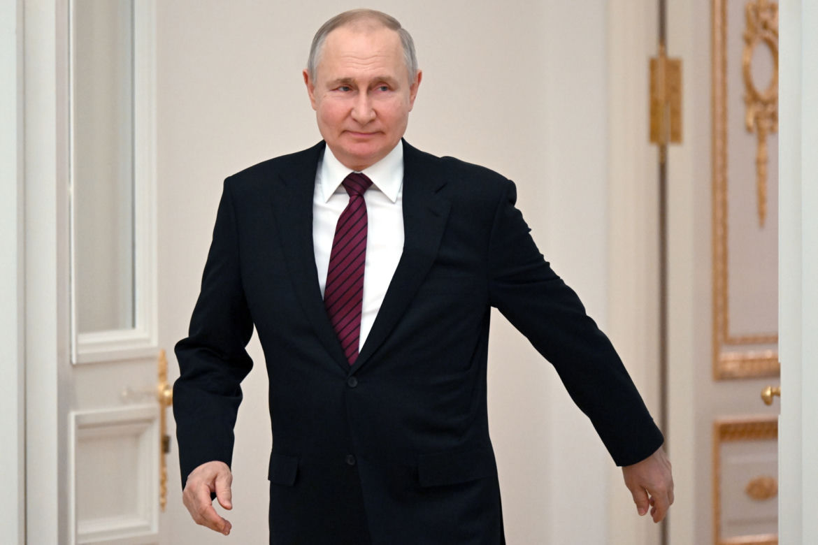 Putin chowa się w pancernym pociągu