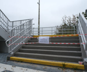 Absurd na Woli. Kładka otwarta i zamknięta