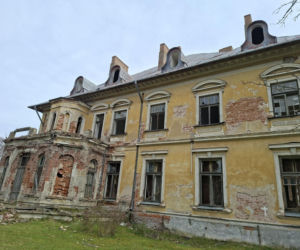 Kiedyś perła, dziś w ruinie. To nie jest zwykły pałac w Świętokrzyskiem (Pałac w Bałtowie)