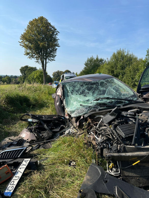 Poważny wypadek w Warmińsko-Mazurskiem. Dwie osoby ranne