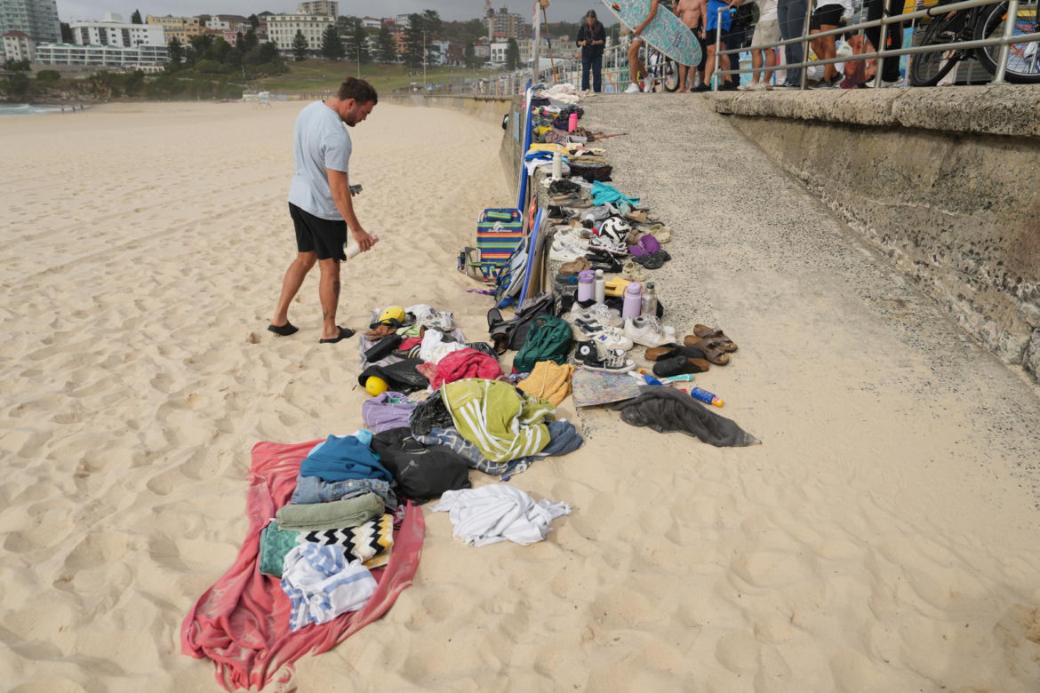 Premier Australii Anthony Albanese zaproponował w poniedziałek zaostrzenie przepisów dotyczących broni palnej po strzelaninie, która miała miejsce w niedzielę na popularnej plaży Bondi w Sydney. Zginęło w niej co najmniej 15 osób.