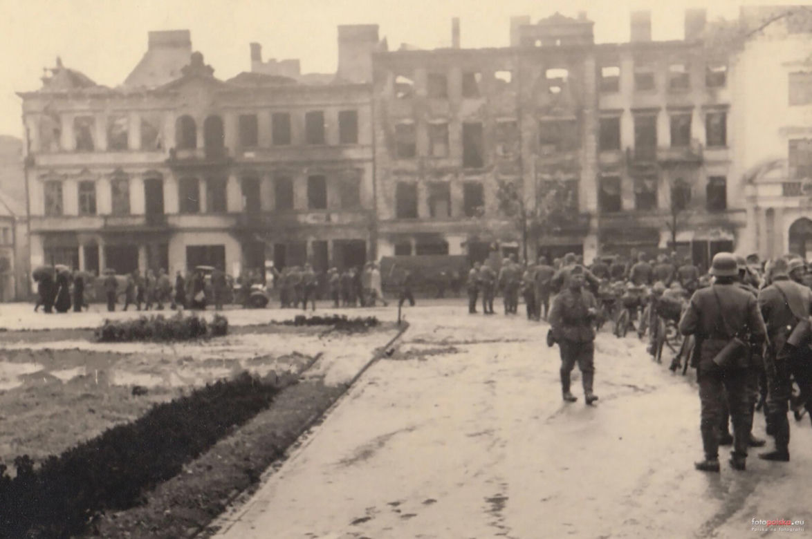 Tak wyglądał Lublin po bombardowaniu. Ogrom zniszczeń był niewyobrażalny! Zobacz zdjęcia