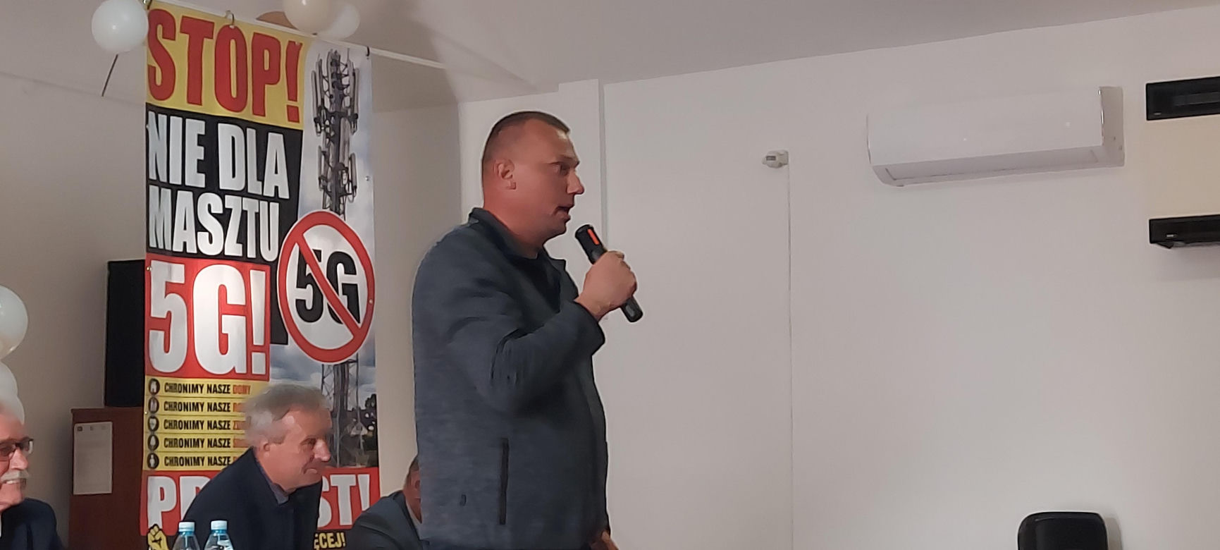 Spotkanie w sprawie budowy masztu 5 G w Płoskiem