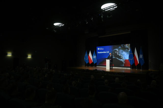 Szef MON Władysław Kosiniak-Kamysz podczas konferencji "Szpejowisko 2.0" w siedzibie Dowództwa Wojsk Obrony Terytorialnej w Zegrzu