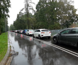 Kolejka do testu na koronawirusa