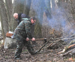 Sylwester polityków: Tusk na boisku, Brudziński w lesie