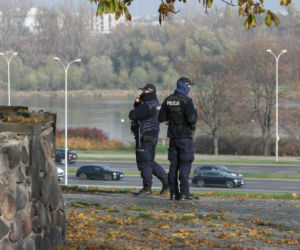 Policja pilnuje Kaczyńskiego? Radiowozy pod domem i kościołem