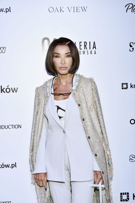 Eva Minge wbiła sobie 46 igieł w twarz