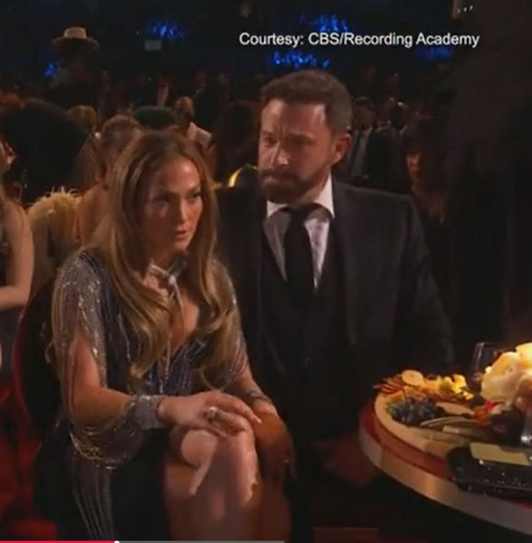 Affleck i j lo klocą sie na grammys i jakies ich inne foty Kryzys w małżeństwie J Lo i Afflecka?! Awantura przed kamerami!