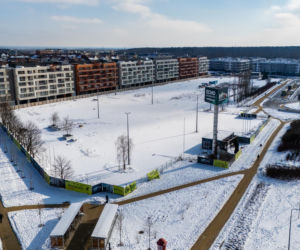 Miał być ogród na skarpie, będą bloki. Wielki spór o ogromną działkę przy metrze