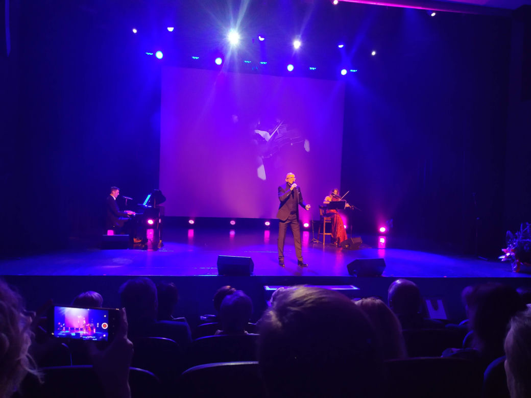 ZOBACZ ZDJĘCIA z gali podsumowującej 10. Festiwal Teatrów Sztuka plus Komercja i z koncertu Roberta Rozmusa